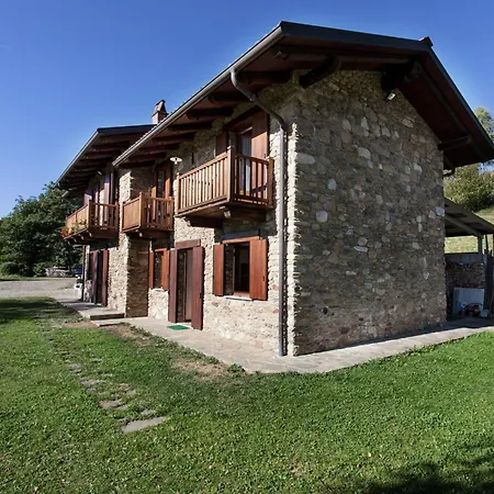 In With Balcony And Views 公寓 *