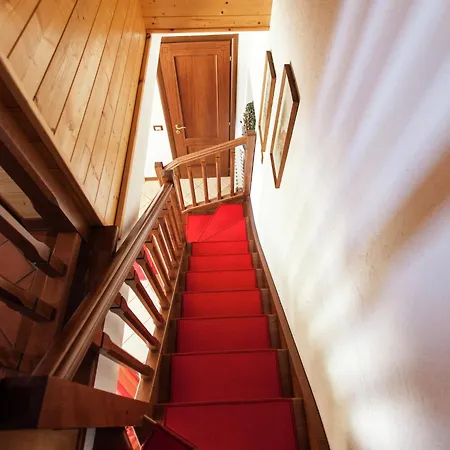 In With Balcony And Views Appartement Netro