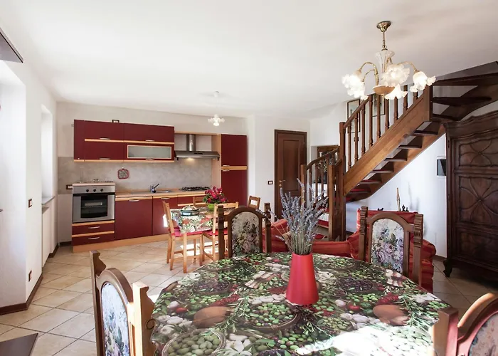Apartment In Netro With Balcony And Views Netro