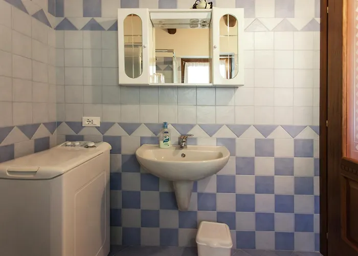 In With Balcony And Views * Netro